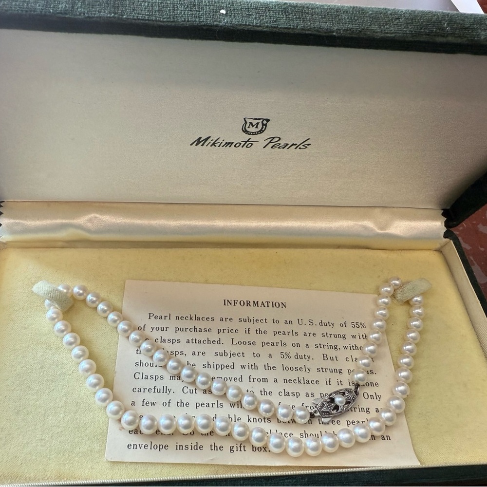 Mikimoto Pearl Necklace WITH box!  OMG WOW